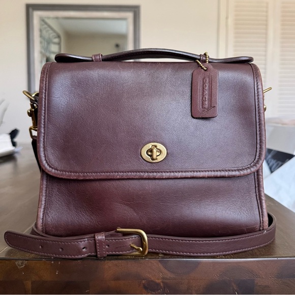 Coach Handbags - Vintage Coach Court Bag 9870 in Mahogany